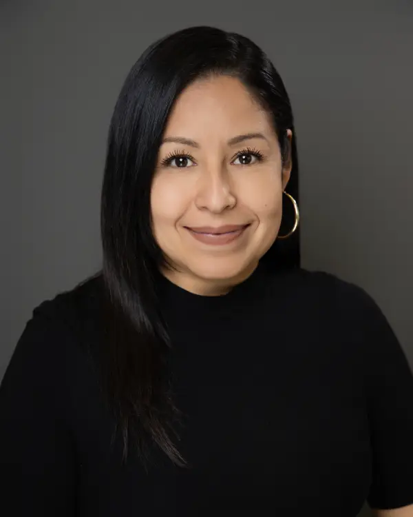 Gina, Front Desk